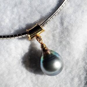 Blue Rainbow Tahitian Teardrop Pearl Pendant set in 18K YG w/ Bezel set Diamond
